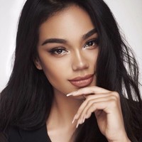 Miss Chile Geraldine Gonzalez adalah sosok yang inspiratif. Wanita yang beberapa waktu lalu mengikuti ajang Miss Universe 2019 ini adalah pengacara dan suka melakukan pekerjaan amal. Foto: Instagram @geraldinegonzam