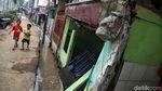 Penampakan Rumah yang Ambruk Gegara Proyek DKI