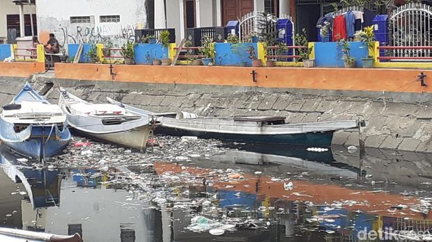  Kanal Jongaya yang melintasi Jalan Nuri Baru dan Jalan Tanjung Alang, Kecamatan Mariso, Makassar,