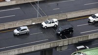 Jalan tol yang telah dibangun sejak tahun 2017 lalu dan diresmikan Presiden Joko Widodo pada Kamis (12/12) lalu itu bisa dijadikan alternatif untuk mengurai kepadatan lalu lintas di Jalan Tol Jakarta-Cikampek.