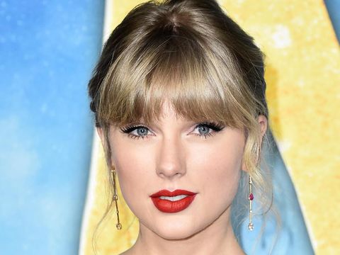 NEW YORK, NEW YORK - DECEMBER 16: Taylor Swift attends the world premiere of 