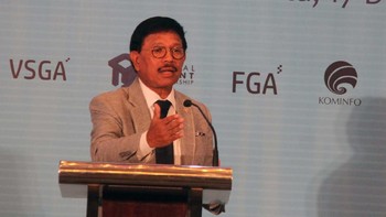 Menteri Kominfo Johnny G Plate, memberikan sambutan dalam acara Penandatanganan Memorandum of Understanding (MoU) dan Perjanjian Kerja Sama (PKS) Fresh Graduate Academy (FGA) dan Vocational School Graduate Academy (VSGA) Digital Talent Scholarship (DTS) Tahun 2020 di Jakarta, Selasa (17/12/2019). Pool/Kominfo.