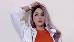 Gaya Jenita Janet yang Sebentar Lagi Jadi Janda
