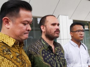 Dituding Selingkuh dengan Marshanda, Suami Ragu Ampuni Karen Pooroe