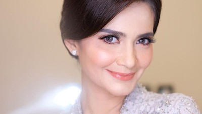 Foto: Pesona Cut Tari Saat Menikah, Cantik dengan Riasan Bernuansa Peach