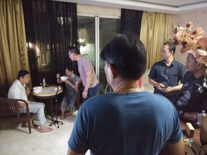 Viral Istri Pukuli Suami Stroke, Ini Tandanya Caregiver Butuh Break