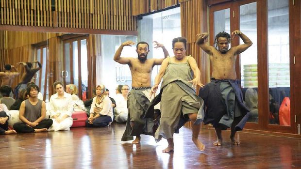 Garin Nugroho Kritik Isu Lingkungan di Pentas 'Planet - Sebuah Lament'