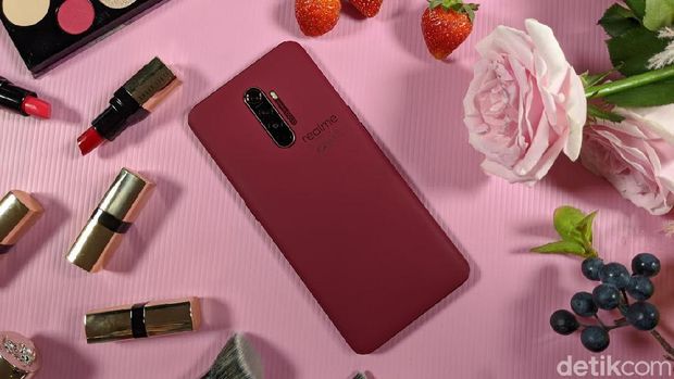 Realme X2 Pro Master Edition, Cantik di Mata dan Nyaman Digenggam