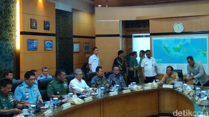 Menko Mahfud Md Pimpin Rakortas Bahas Persoalan Kelautan hingga Pertahanan