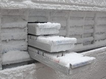 6 Penyebab Munculnya Bunga Es di Freezer Beserta Pencegahannya