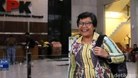 Selain Firli, pimpinan KPK terpilih lainnya yaitu Lili Pintauli Siregar juga nampak hadir mengikuti masa induksi atau pengenalan dengan  para pejabat struktural KPK dan pegawai KPK.