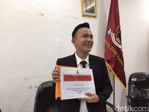 Teruskan Amanah Jupe, Ruben Onsu Targetkan Lulus Kuliah Tahun Depan