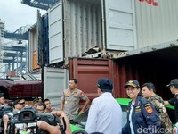 Tol Japek Layang Bikin Pusing, Moge & Mobil Mewah Selundupan Terbongkar