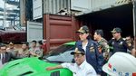 Sri Mulyani Pamer Mobil Mewah Hasil Penyelundupan