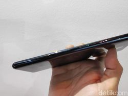 Menggenggam Ponsel Masa Depan Oppo