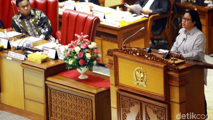 Pengesahan prolegnas RUU 2020-2024 dan 50 RUU prioritas 2020 dilakukan dalam rapat paripurna yang digelar di kompleks MPR/DPR, Senayan, Jakarta, Selasa (17/12/2019). Ketua DPR Puan Maharani memimpin jalannya rapat paripurna.