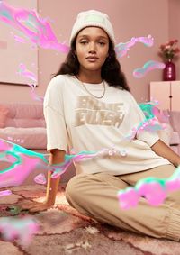 H&M Kolaborasi dengan Billie Eilish, Rilis Baju Serba Longgar