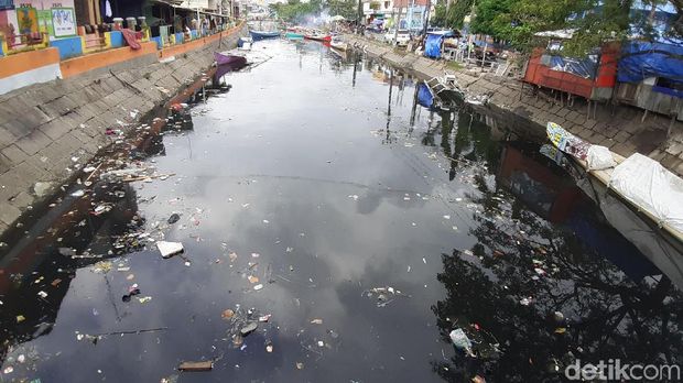  Kanal Jongaya yang melintasi Jalan Nuri Baru dan Jalan Tanjung Alang, Kecamatan Mariso, Makassar,