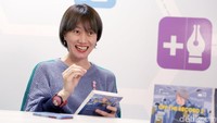 Perempuan bernama lengkap Ria Sukma Wijaya menceritakan tentang proses penggarapan buku keduanya Off the Record.  Foto: Asep Syaifullah/detikHOT