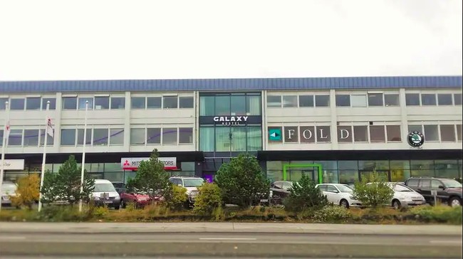 Bagi para pecinta film Star Wars, kamu kini bisa menikmati sensasi menginap di hotel yang mengusung tema film favoritmu tersebut. Hotel kapsul yang bernama Galaxy Pod Hostel ini terletak di pusat kota Reykjavik, Islandia. Foto: dok. hostelworld