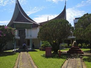 Rangkuman Khazanah Budaya Minang Ada di Sini