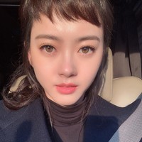 Namun dengan cahaya yang sangat terang, matanya kembali terlihat seperti hazel meski tak seterang dulu. Foto: Instagram