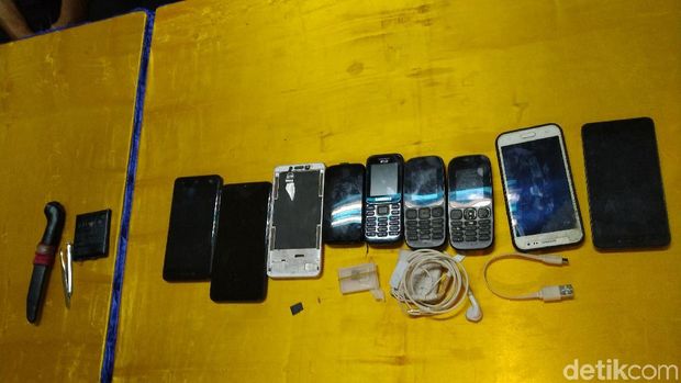 Barang bukti hasil sidak.