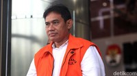 Dia kembali menjalani pemeriksaan sebagai tersangka.