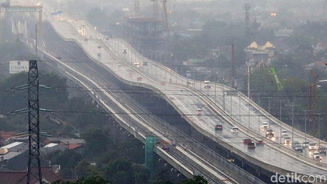 Tol Japek Layang Bikin Pusing, Moge & Mobil Mewah Selundupan Terbongkar