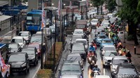 Kemacetan terlihat di kawasan Jalan Rasuna Said, Jakarta, Selasa (17/12/2019).