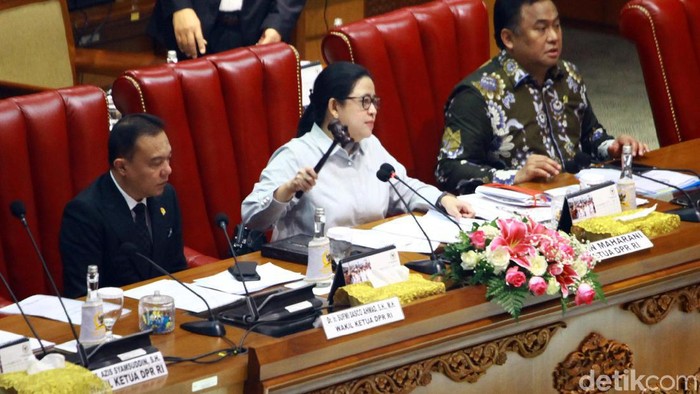 Pengesahan prolegnas RUU 2020-2024 dan 50 RUU prioritas 2020 dilakukan dalam rapat paripurna yang digelar di kompleks MPR/DPR, Senayan, Jakarta, Selasa (17/12/2019). Ketua DPR Puan Maharani memimpin jalannya rapat paripurna.