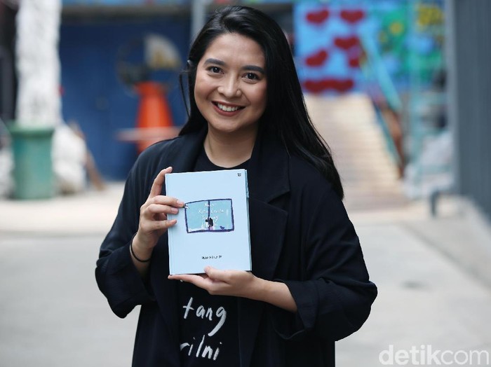 Penulis Nanti Kita Cerita tentang Hari Ini