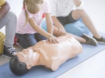 Jangan Salah Lagi! Begini Cara yang Tepat Menolong Pasien Henti Jantung