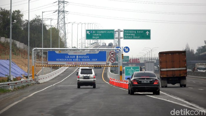 Jalan Tol Jakarta-Cikampek II (Elevated) jadi perbincangan. Kondisi jalan yang bergelombang disebut sejumlah pengemudi membuat mual dan pusing.
