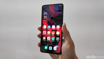 Sejauh ini Oppo belum memberikan nama untuk ponselnya itu. Foto: Moch Prima Fauzi/detikINET 