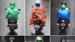 Warna-warni Mantel dan Payung Penampik Air Hujan