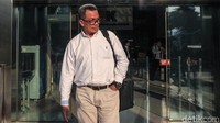 Fathor dan Yuly diduga menunjuk sejumlah perusahaan subkontraktor untuk menggarap pekerjaan fiktif. Perusahaan yang ditunjuk itu diduga tidak melakukan pekerjaan sebagaimana yang tertuang dalam kontrak.