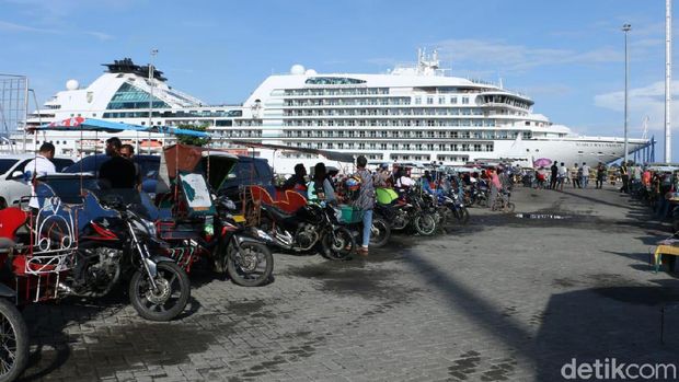 Ratusan Turis Kapal Pesiar dari Bahama Jalan-jalan di Sabang