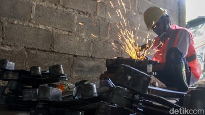 Digempur Barang Impor, Produksi Pacul Lokal Nggak Kendor