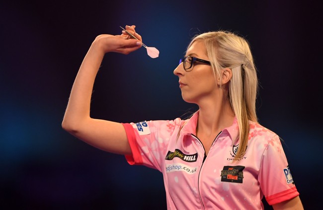 Fallon pun mengaku terkejut dengan kemenangannya. Namun ia senang akhirnya bisa mengalahkan pria. Aku sudah membuktikan bahwa kami bisa bermain bersama pria dan kami bisa mengalahkan mereka, ungkapnya mewakili para pemain wanita lain dilansir Dailymail. Foto: Getty Images