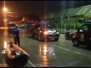 Citarum Meluap, Warga Baleendah Kabupaten Bandung Dievakuasi