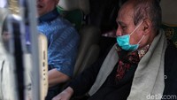 Tidak ada pengamanan secara khusus menjelang keberangkatannya ke PN Jakpus. Kivlan dijemput oleh kuasa hukumnya Tonin Tachta. 