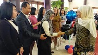 Selain Wali Kota Surabaya Tri Rismaharini, perayaan HUT Transmedia juga dihadiri Gubernur Khofifah Indar Parawansa.