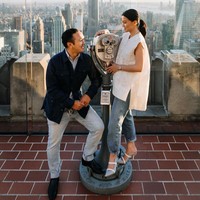 Saat berpacaran, Adri Martowardojo kerap berbagi momen kemesraan dan kebersamaannya dengan Elsa Tadjudin di media sosial. Ini salah satu kemesraan mereka saat berada di Top of The Rock, New York Foto: Instagram