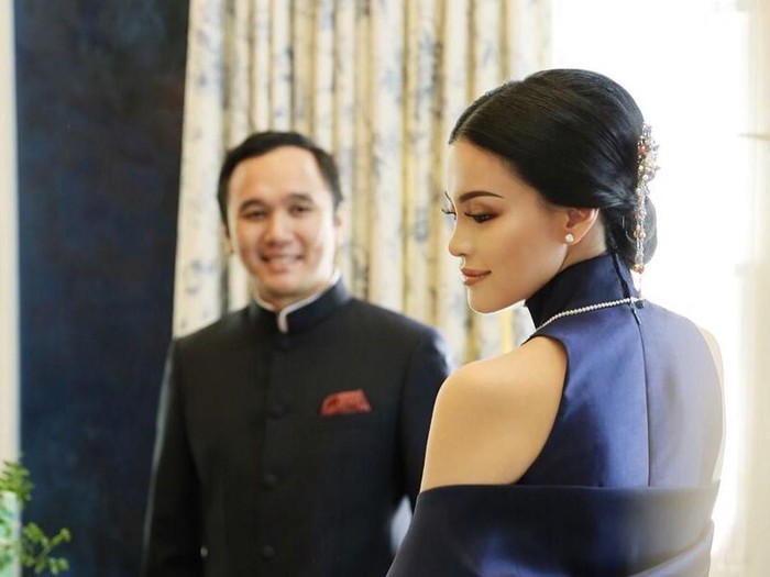 Adri Martowardojo, putra dari mantan Gubernur BI, Agus Martowardojo, resmi menikah dengan kekasihnya Elsa Tadjudin. Foto: Dok. Instagram @elsatadjudin Adri Martowardojo, putra dari mantan Gubernur BI, Agus Martowardojo, resmi menikah dengan kekasihnya Elsa Tadjudin. Foto: Dok. Instagram @elsatadjudin