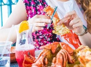 Mengapa Kita Sering Lapar saat di Pantai? Ini Teorinya