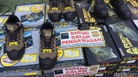 Harapannya, pemusnahan ini dapat memberikan efek jera terhadap para importir yang melanggar peraturan perundang-undangan. Selain itu, pelaku juga terancam hukuman pidana terberat yaitu 5 tahun penjara sesuai yang diatur dalam Undang-undang Perlindungan Konsumen.