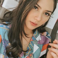 Jessica MilaWanita-wanita dari Manado memang dikenal cantik. Jessica Mila yang dikenal sebagai aktris sinetron dan film ini adalah salah satu dari banyak bukti. Selain Minahasa Manado, ia punya darah Jawa dan Belanda. Foto: Instagram @jscmila