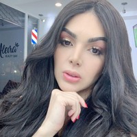 Dalam sebuah wawancara, Aleira mengakui bahwa dia telah melakukan operasi plastik pembesaran payudara sebanyak tujuh kali. Sejumlah prosedur kecantikan lainnya pun ia lakoni. Foto: dok. Instagram @aleiraoficial_sexy