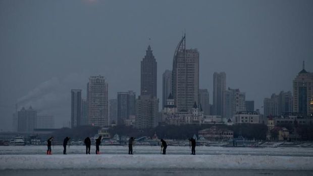 Kisah Petani di Balik Megahnya Festival Es Terbesar Dunia